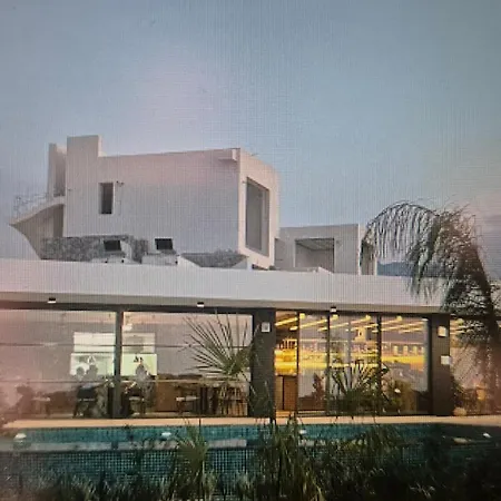 New Luxury Garden Close To The Sea *