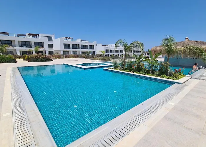 New Luxury Garden Close To The Sea Kalogrea